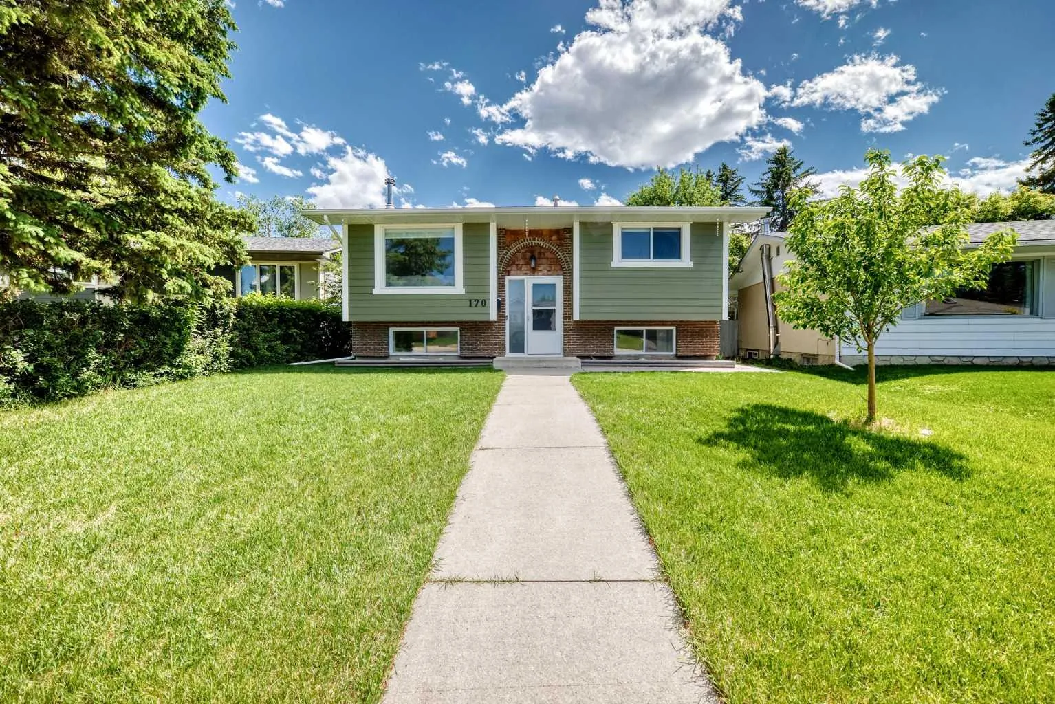 170 Lake Sylvan Se Close, Calgary