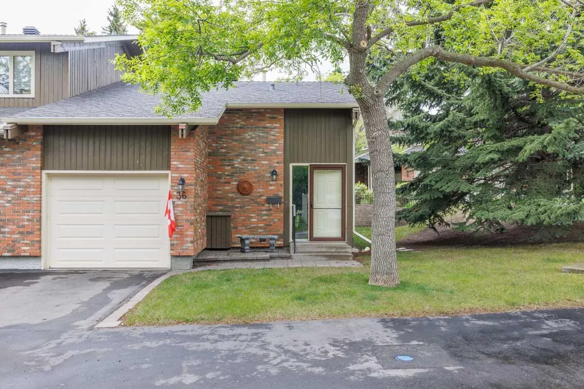 10001 Brookpark Sw Boulevard Unit 36, Calgary