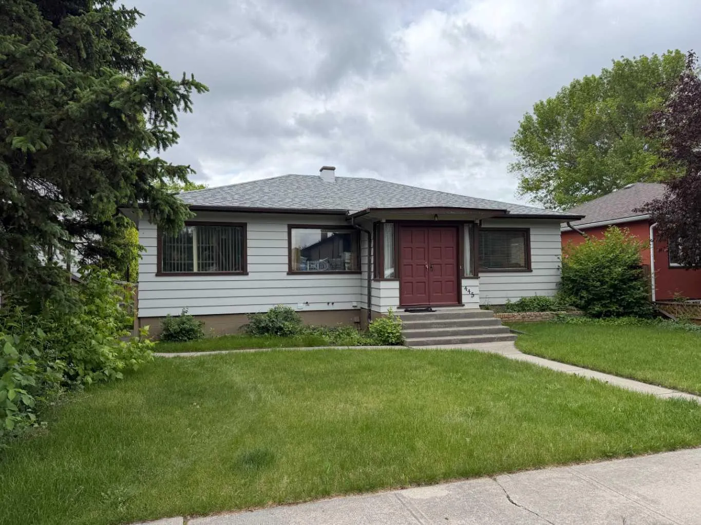 445 19 Ne Avenue, Calgary