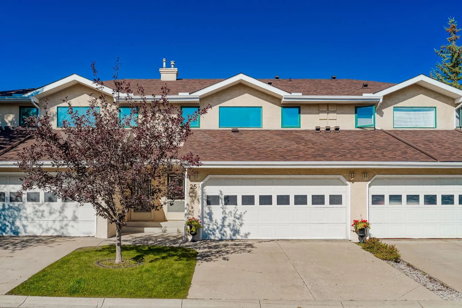200 Sandstone Nw Drive Unit 25, Calgary