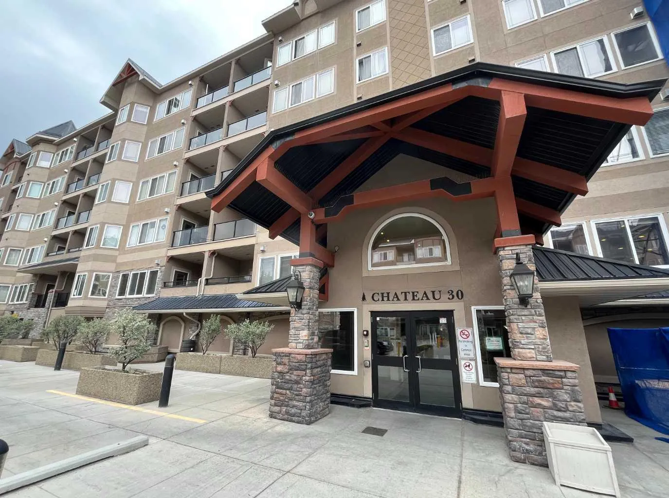 30 Discovery Ridge Sw Close Unit 305, Calgary