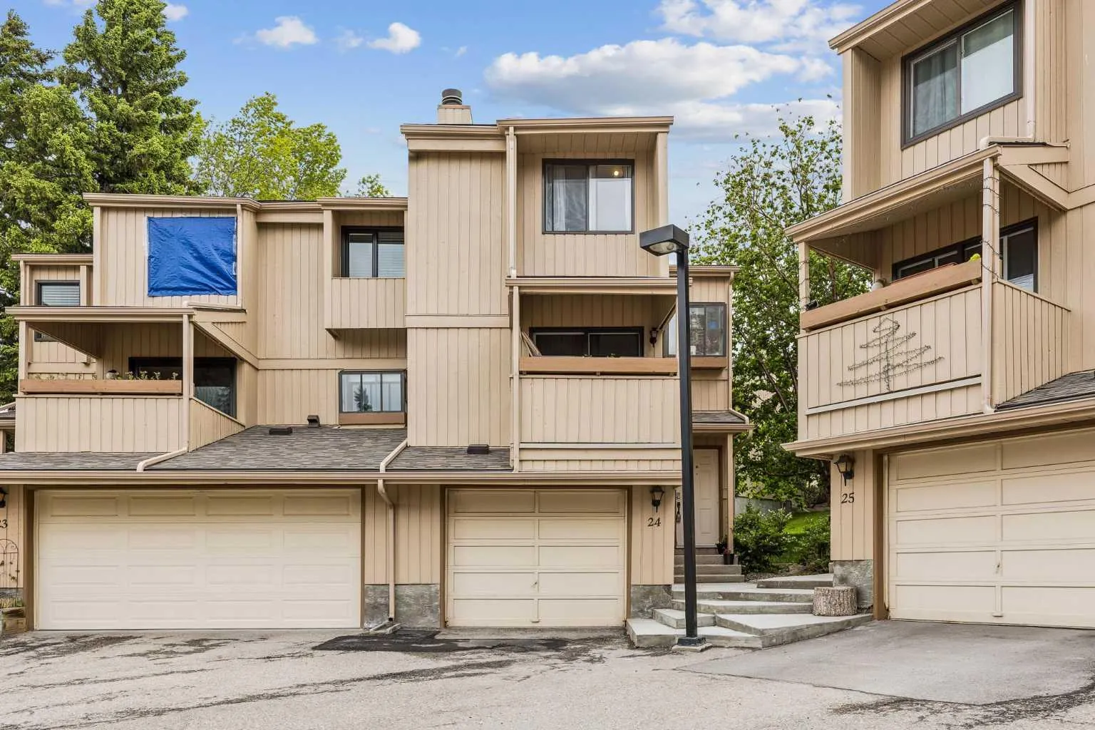 235 Berwick Nw Drive Unit 24, Calgary
