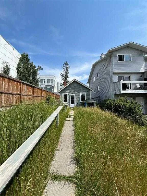 3816 Parkhill Sw Place, Calgary