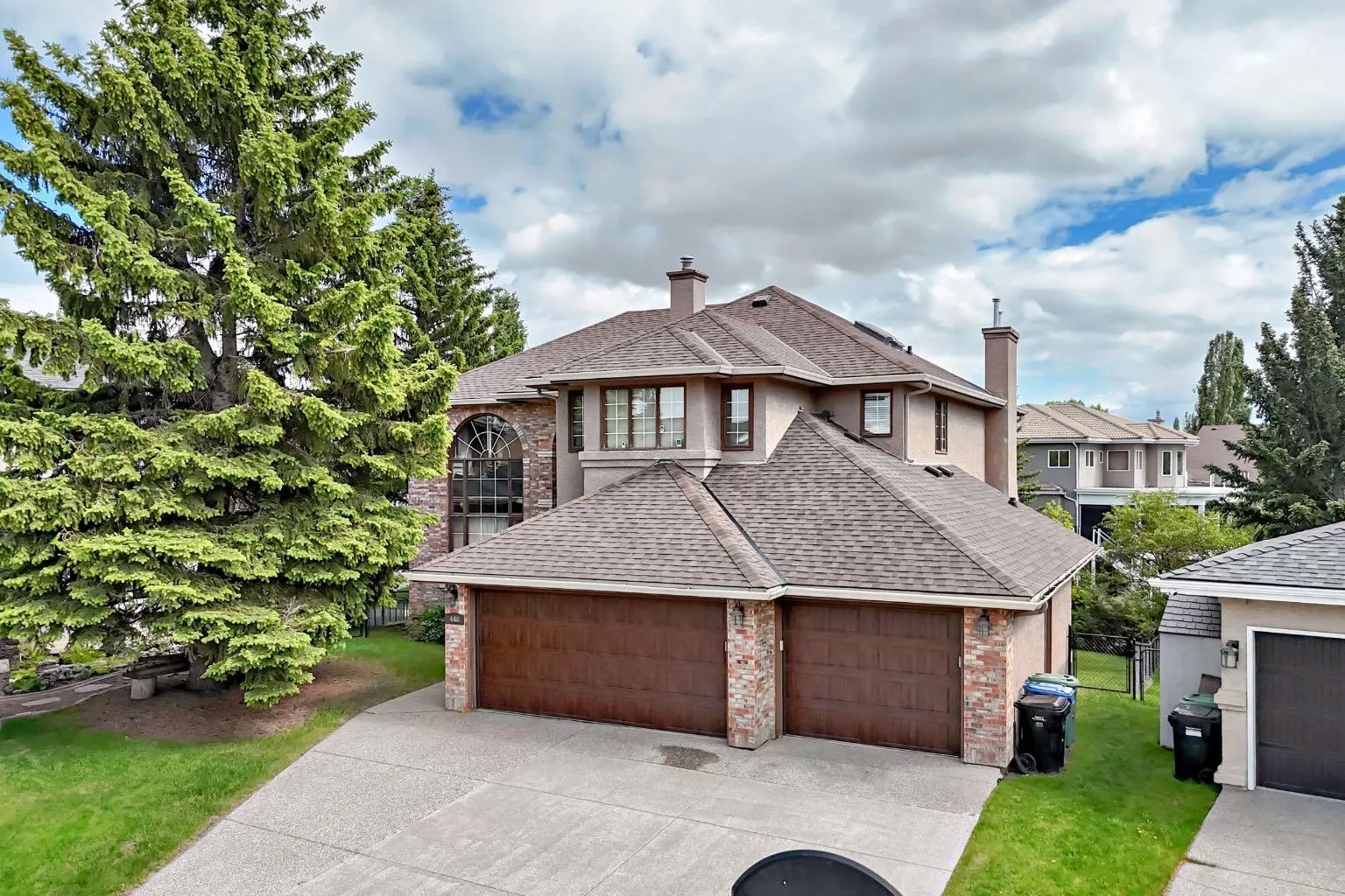 448 Mckenzie Lake Se Bay, Calgary