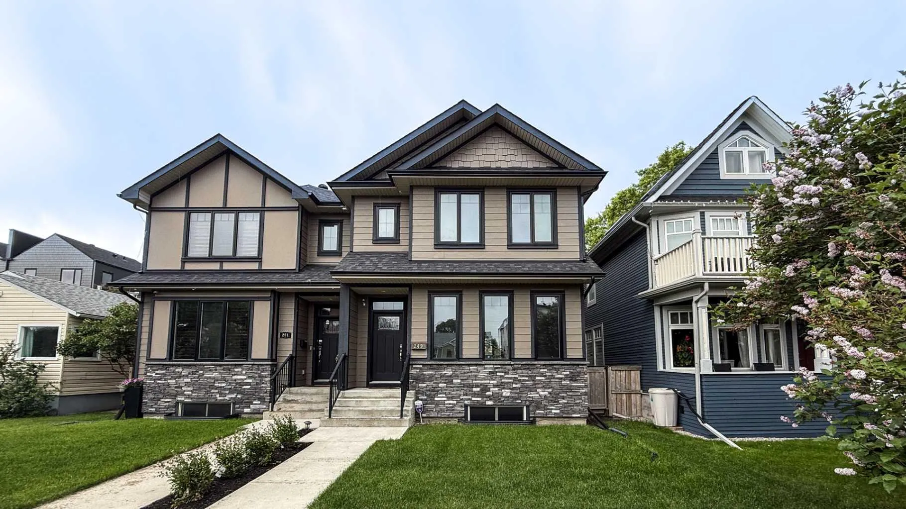 249 18 Ne Avenue, Calgary