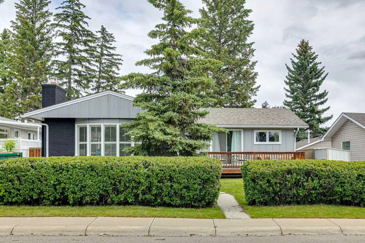 63 Hogarth Sw Crescent, Calgary