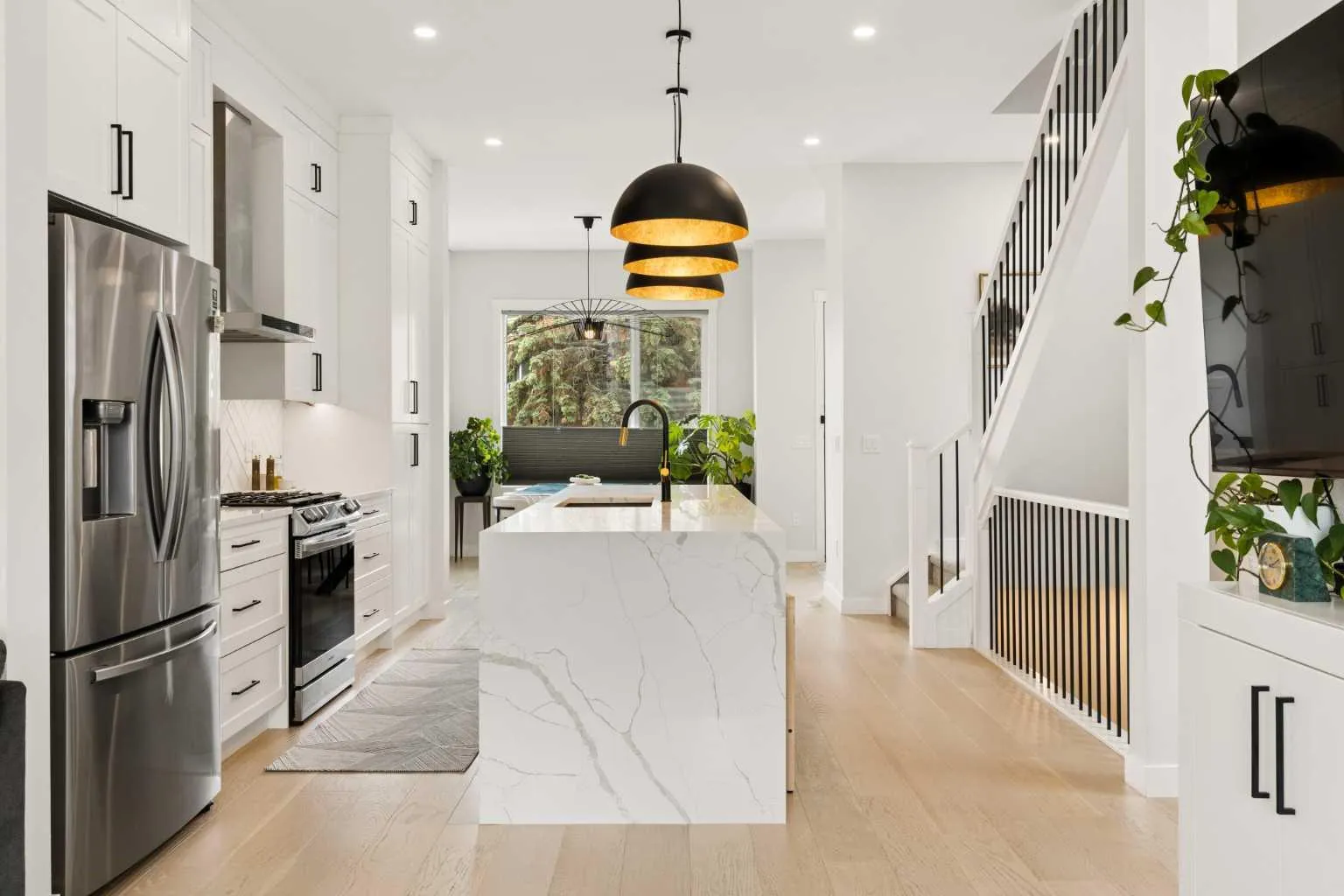 258 17 Ne Avenue, Calgary