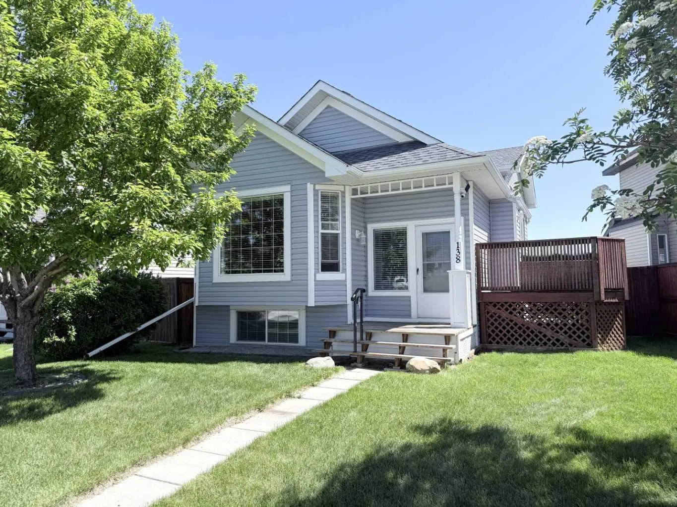 138 Bridleridge Sw Way, Calgary