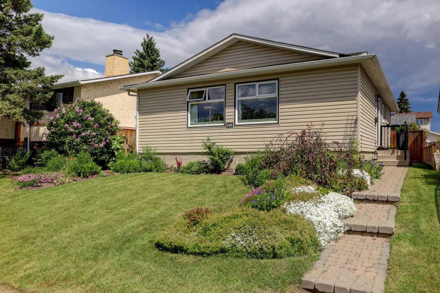 148 Rundlecairn Ne Rise, Calgary
