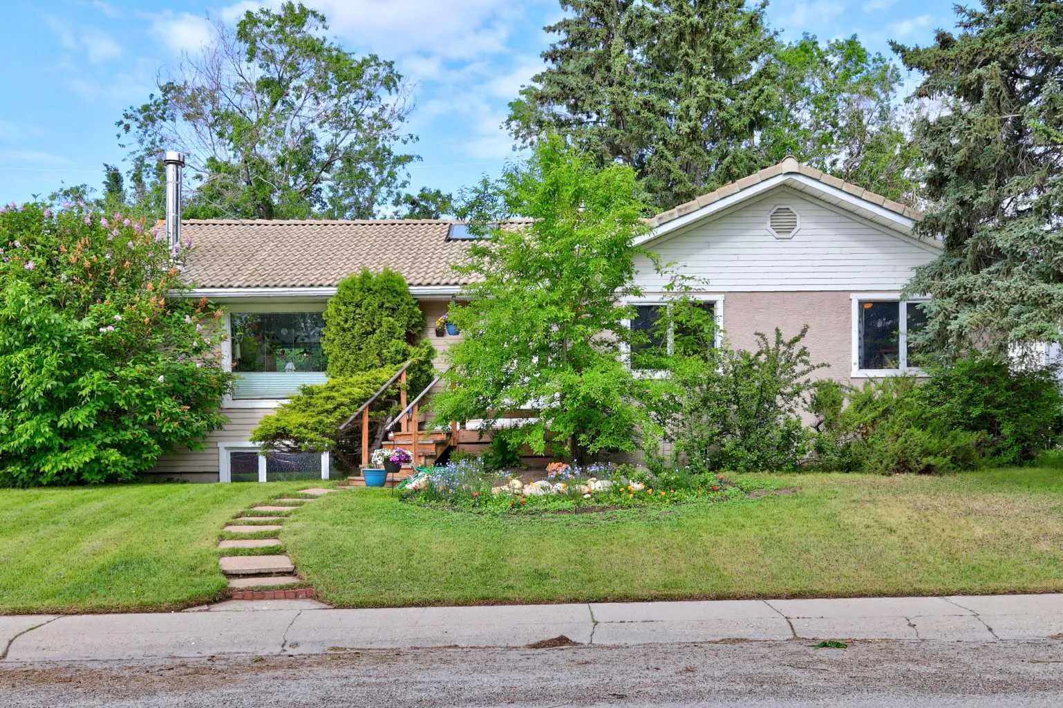 4911 43 Sw Street, Calgary