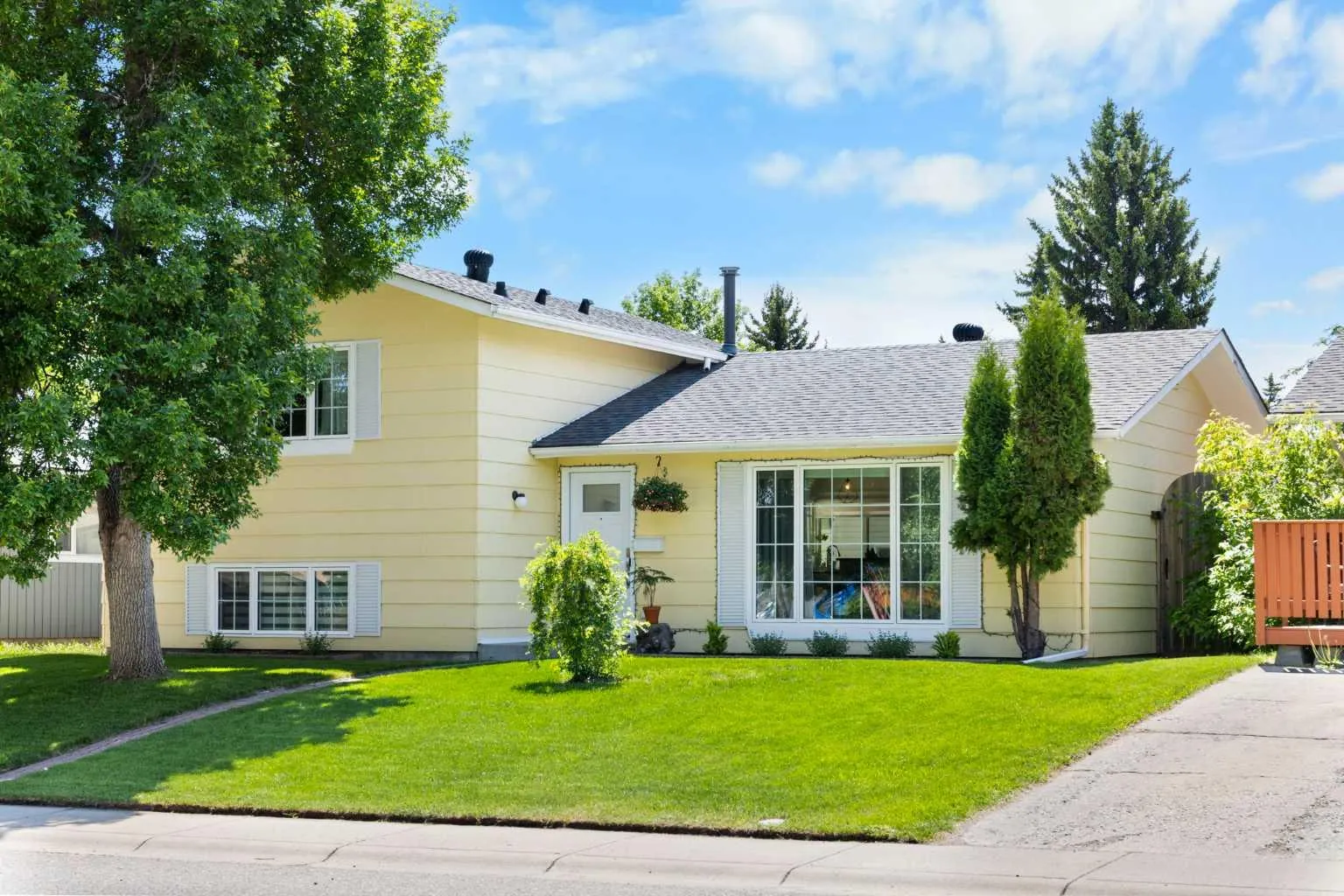 263 Midlawn Se Close, Calgary