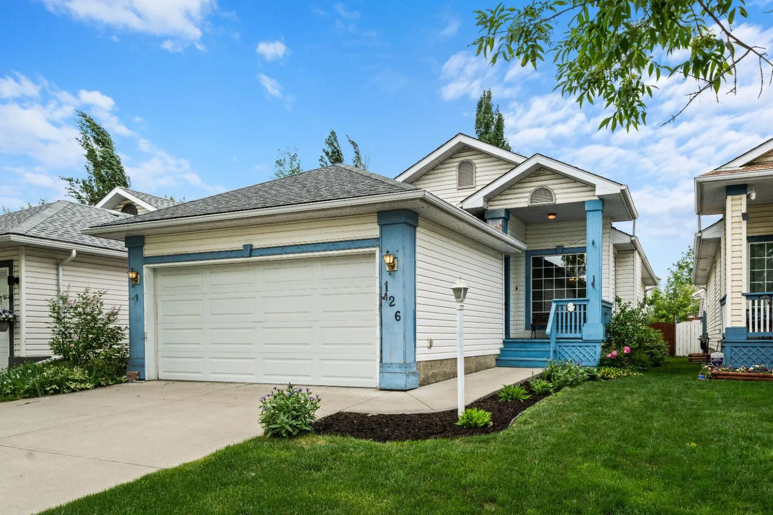 126 Douglas Glen Se Close, Calgary