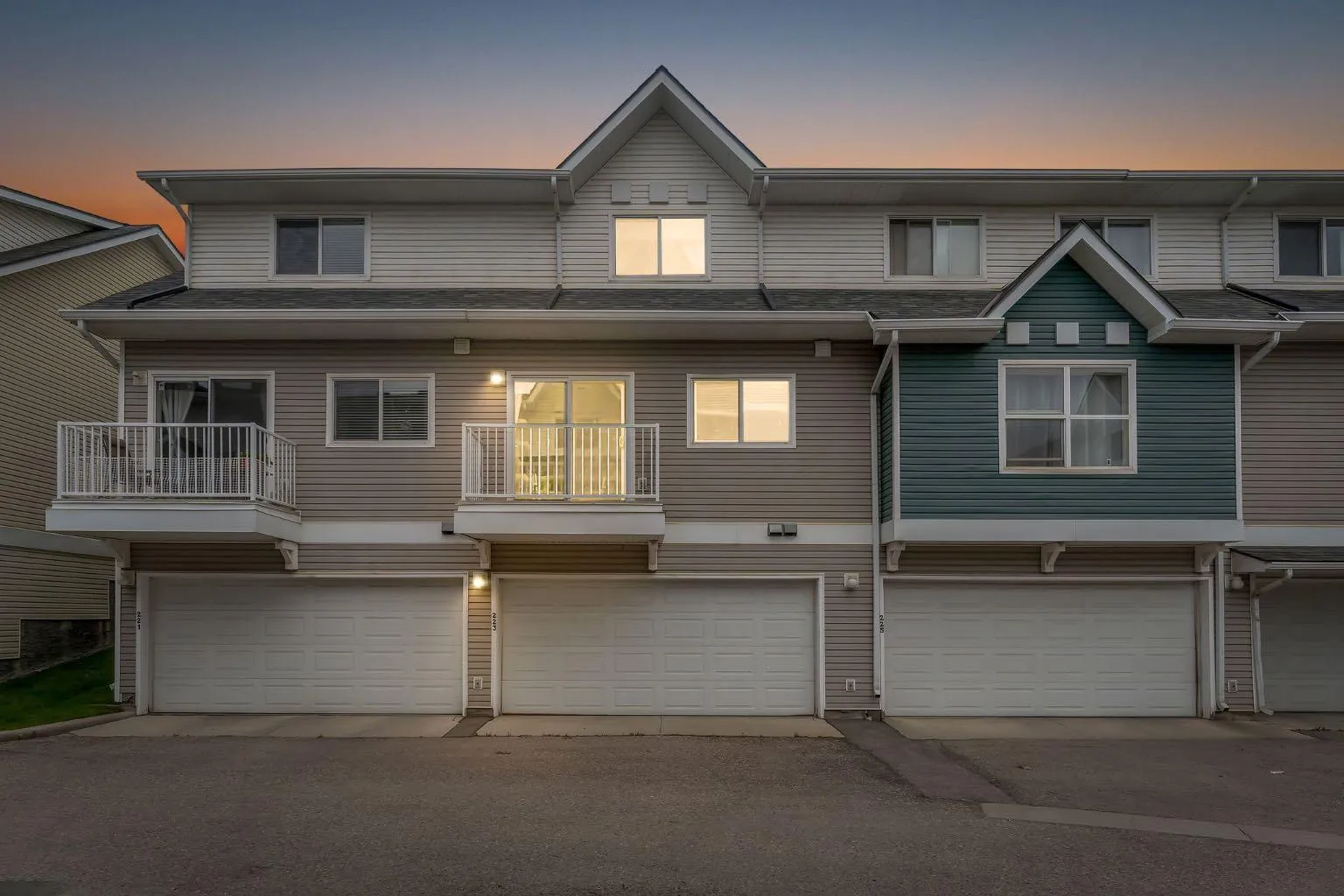 223 Mckenzie Towne Se Gate, Calgary