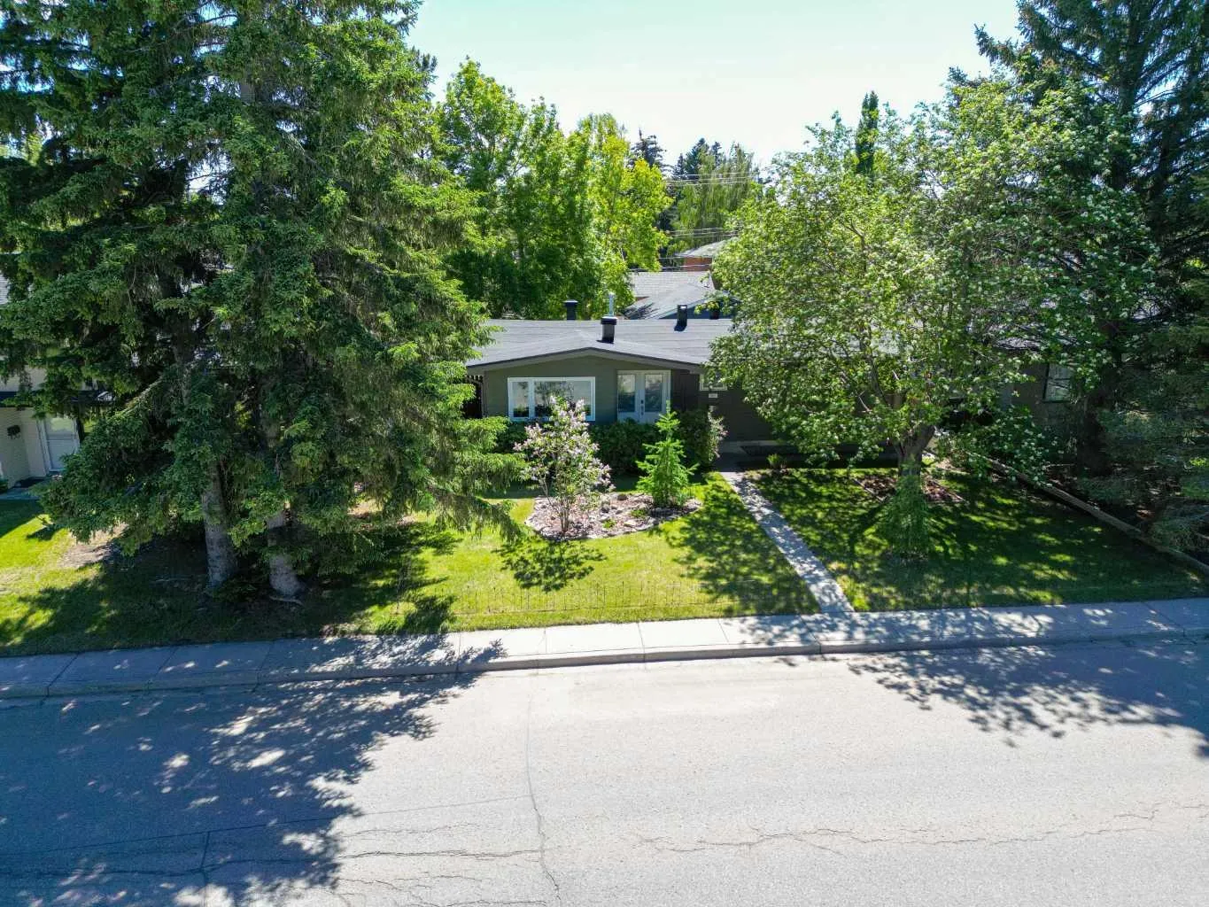 361 Capri Nw Avenue, Calgary