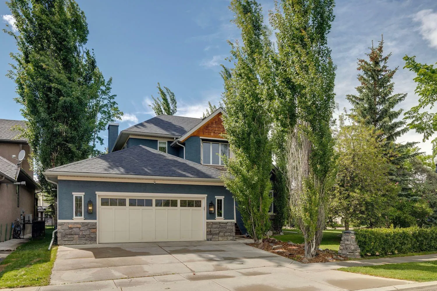 3 Discovery Ridge Sw Lane, Calgary