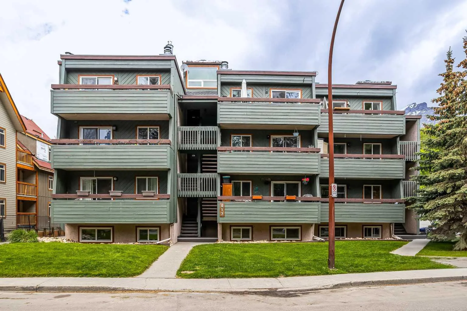 417 Beaver Street Unit 102, Banff