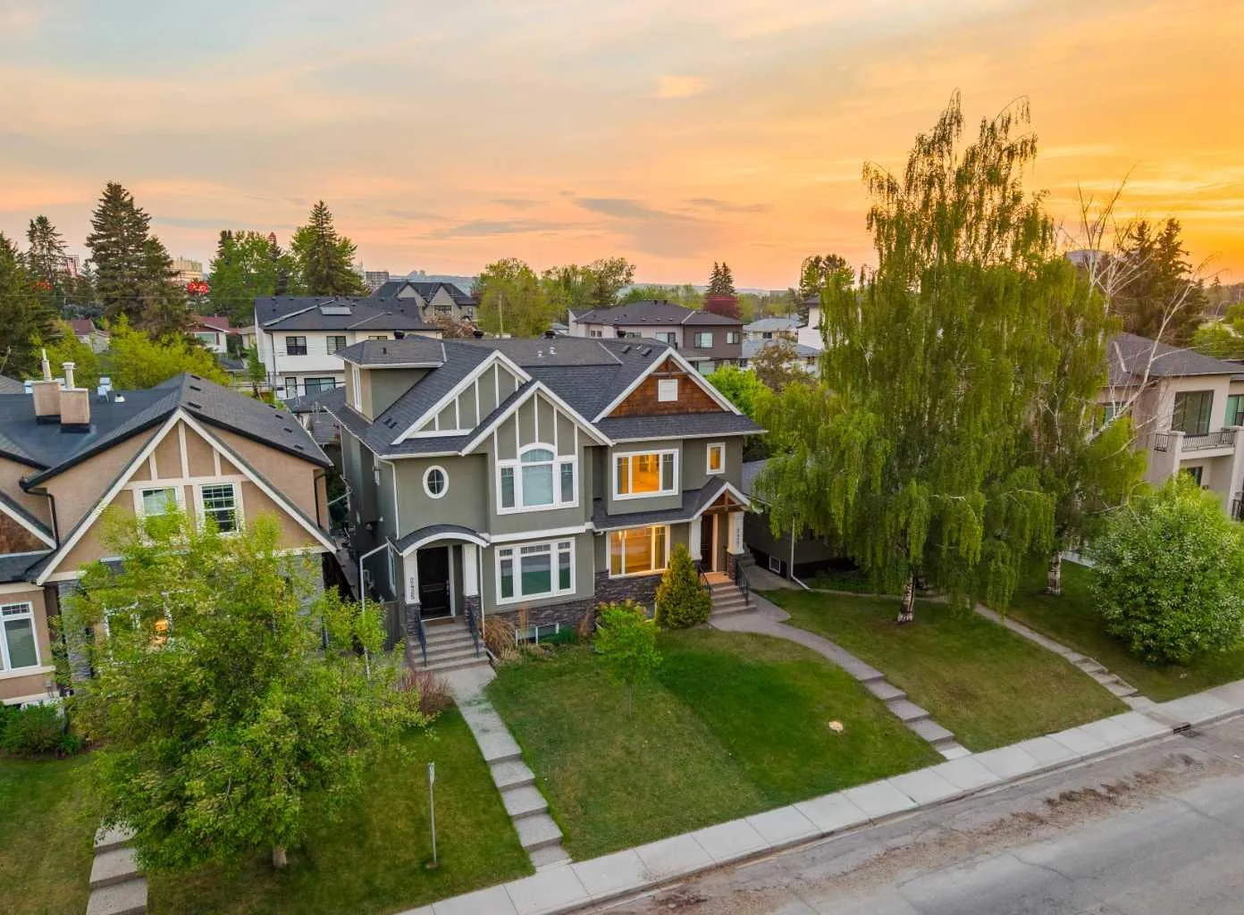 2427 22a Nw Street, Calgary