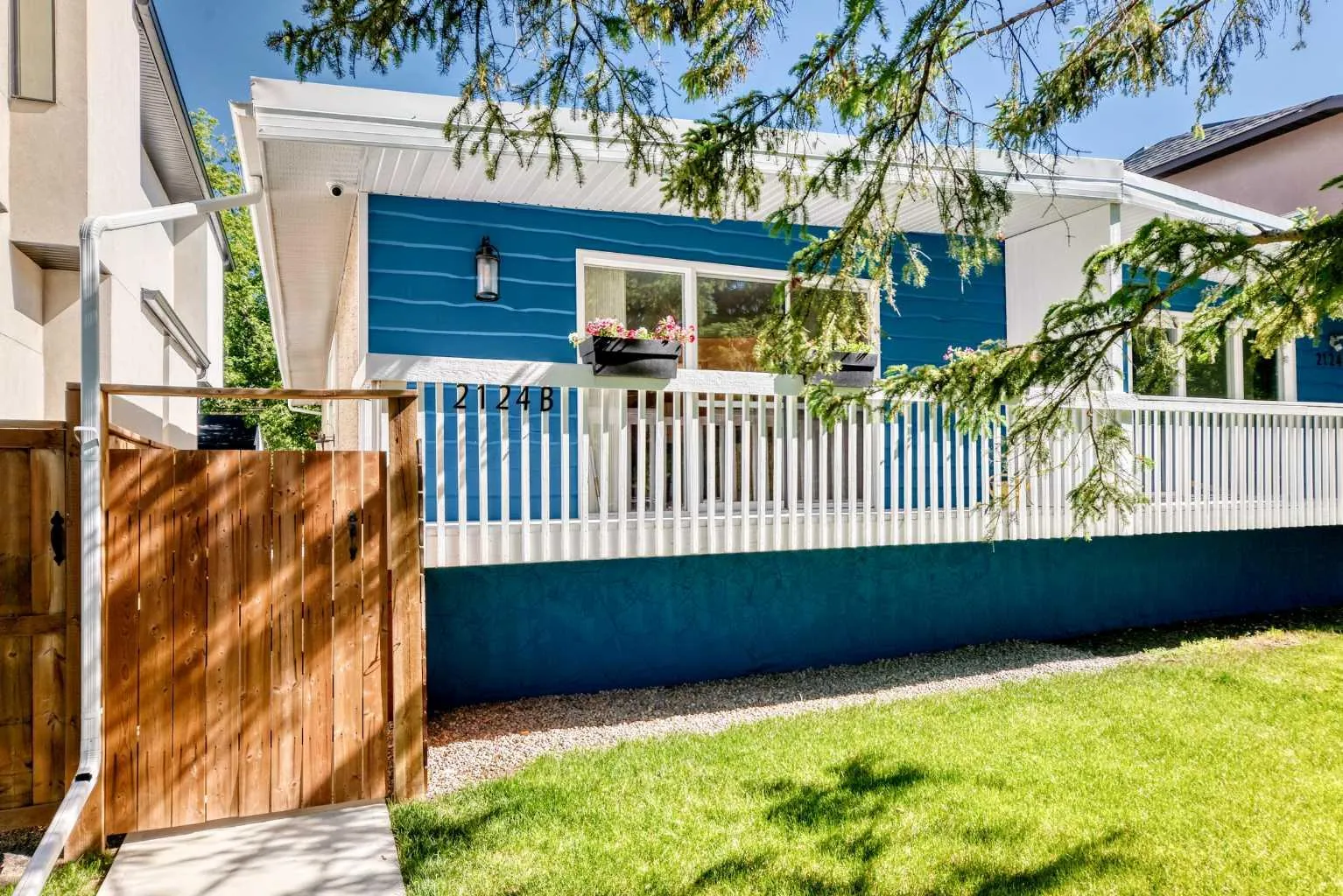 2124b 52 Sw Avenue, Calgary