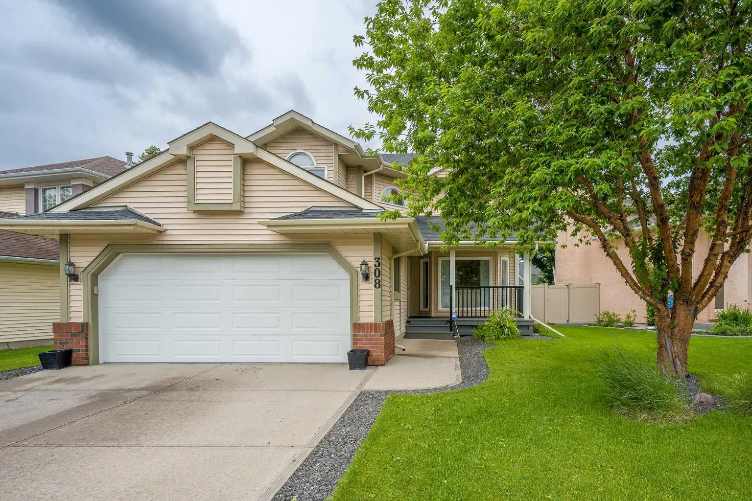 308 Douglasbank Se Drive, Calgary