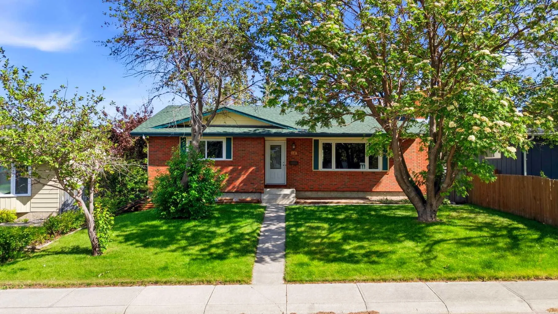 1251 Hunterquay Nw Hill, Calgary