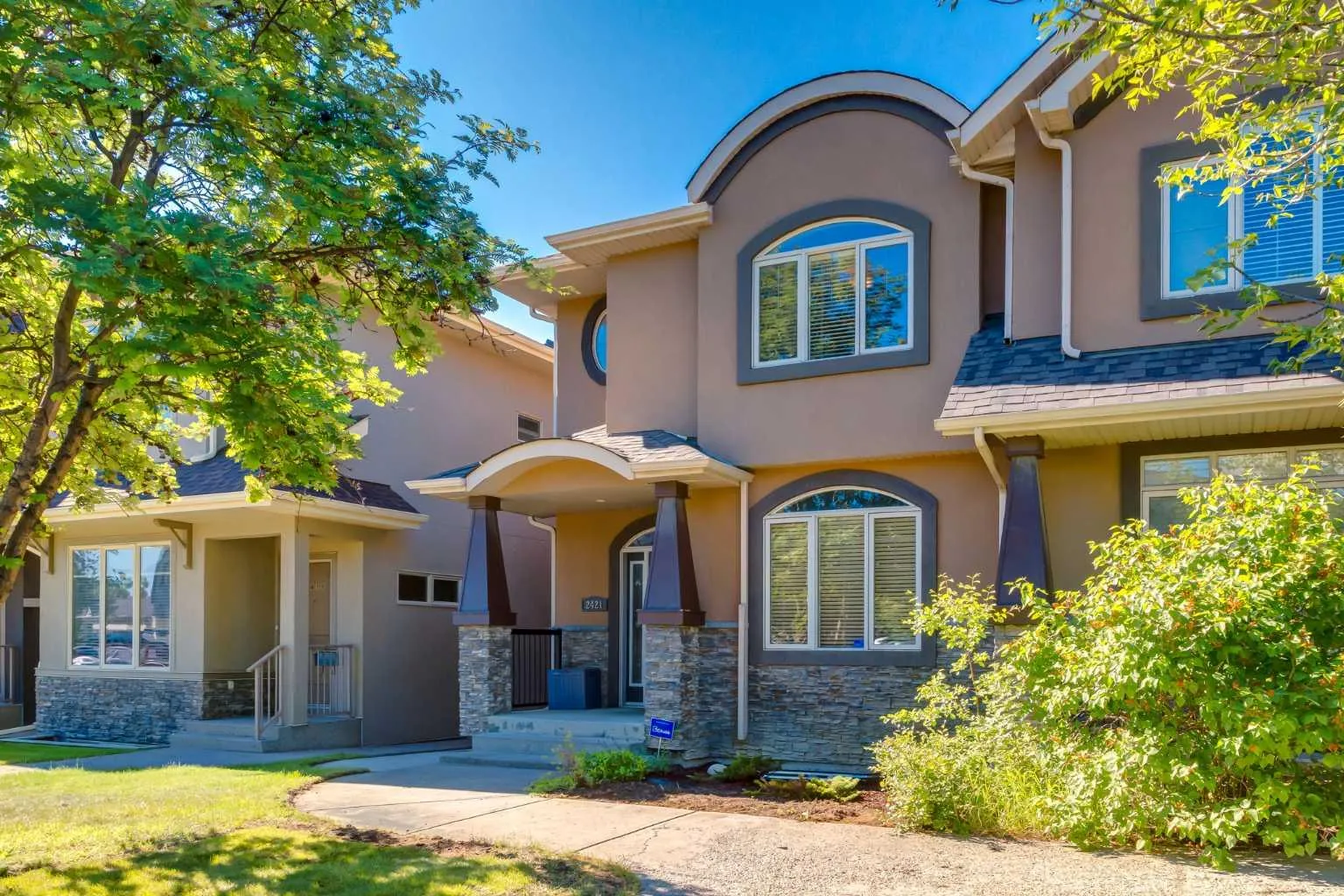 2421 1 Nw Avenue, Calgary