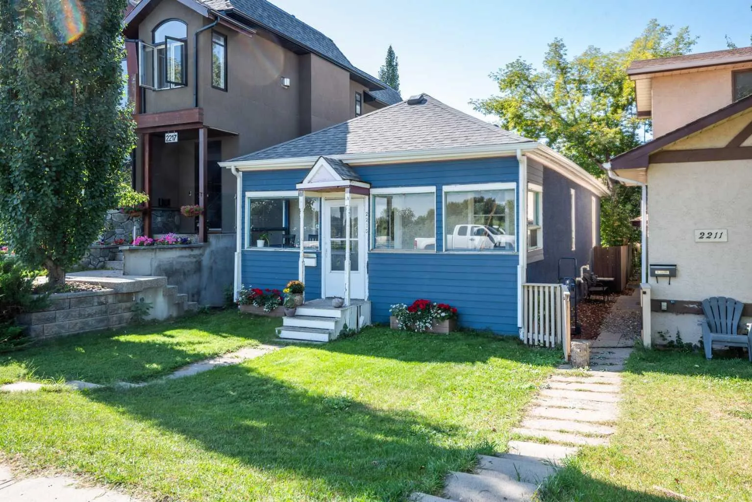 2213 8 Se Avenue, Calgary