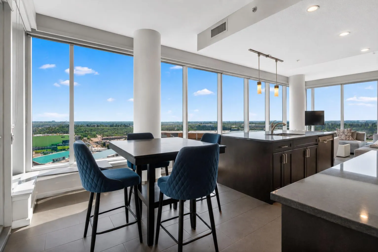211 13 Se Avenue Unit 2007, Calgary