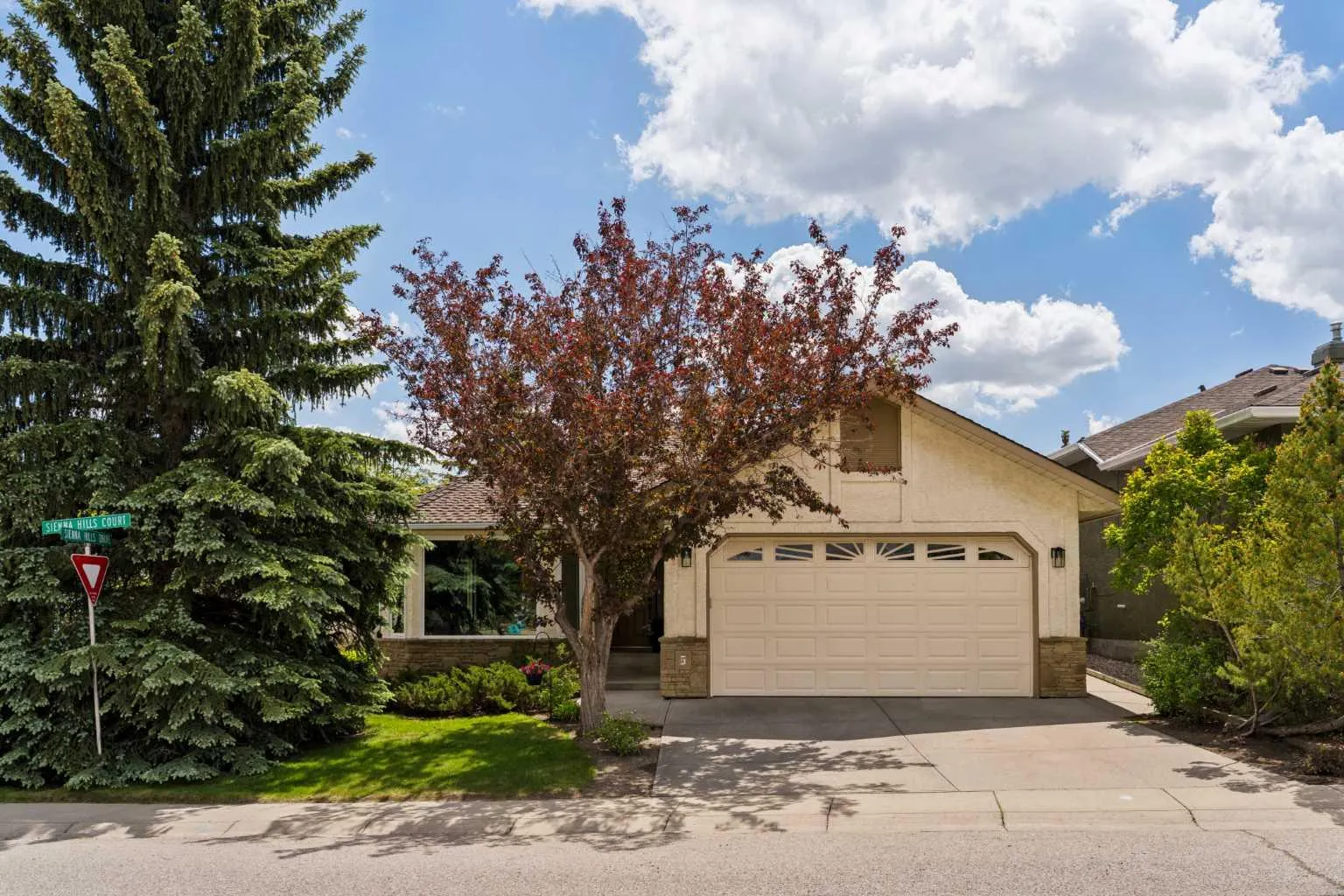 5 Sienna Hills Sw Court, Calgary