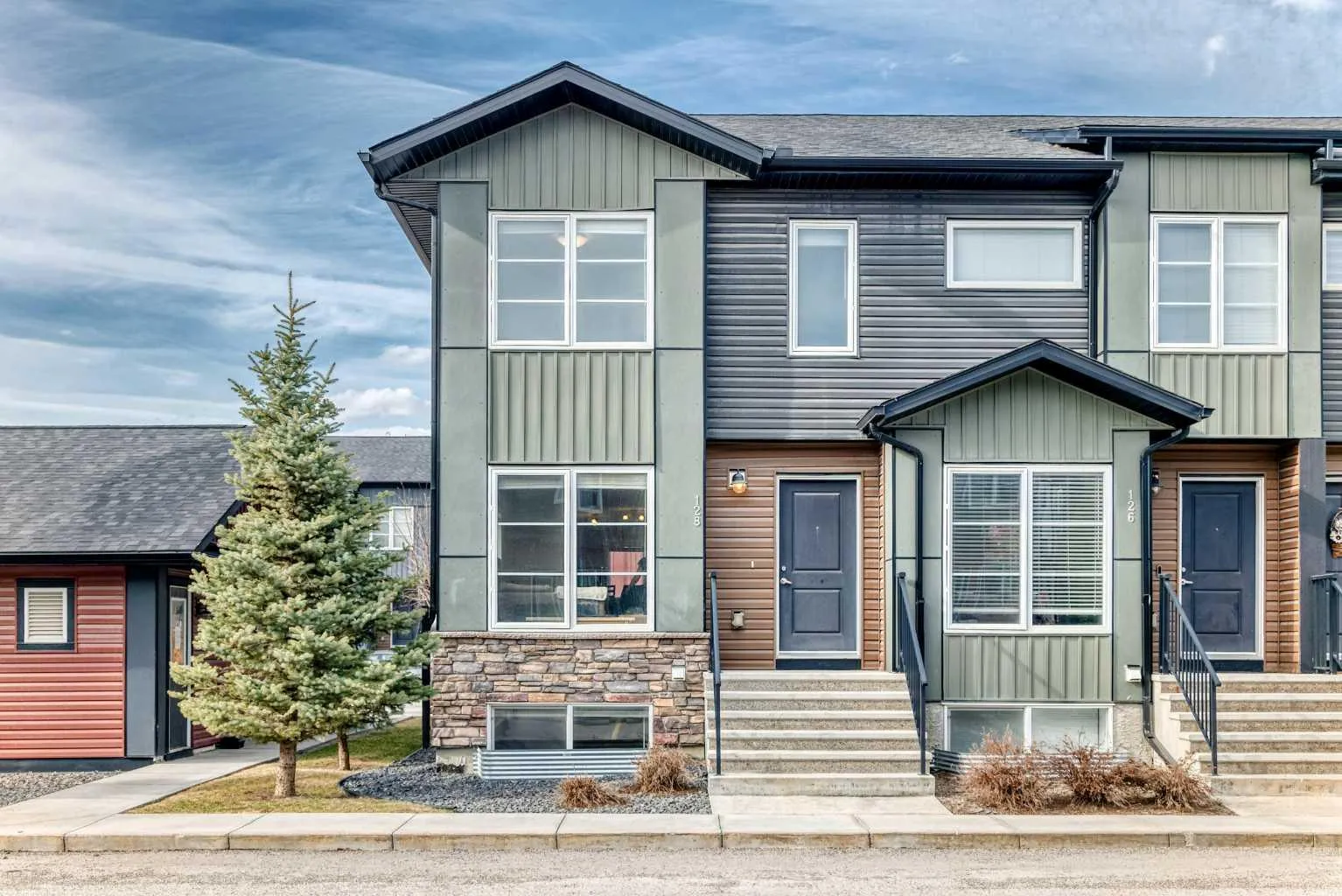31 Red Embers Ne Parade Unit 128, Calgary