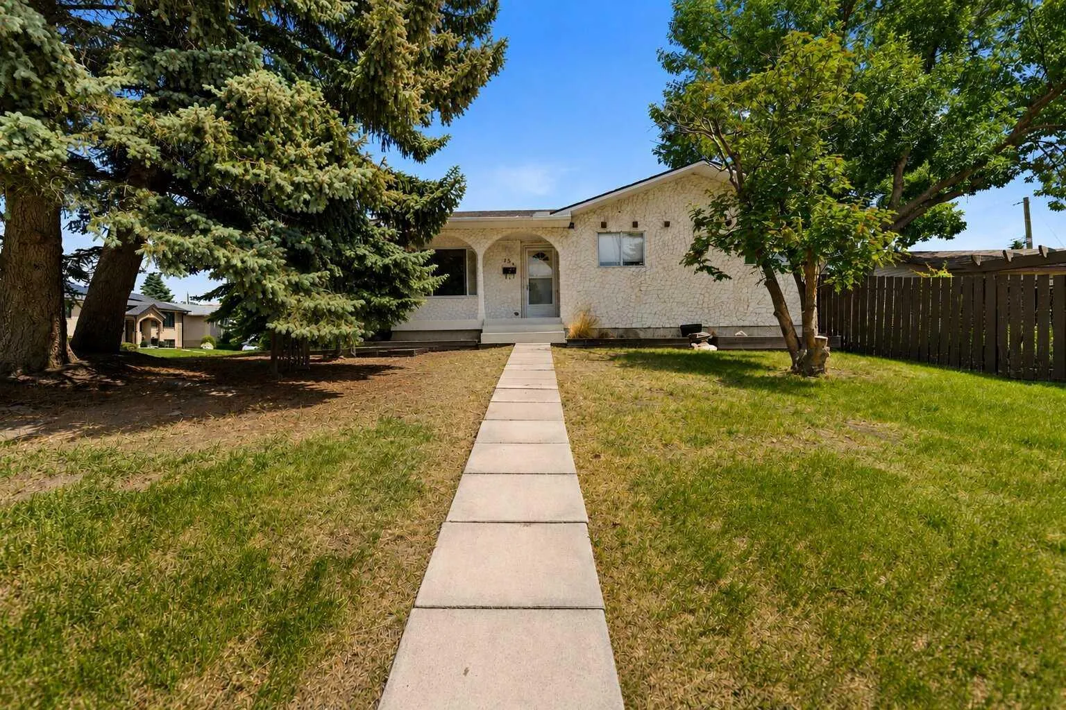 6756 Huntchester Ne Road, Calgary
