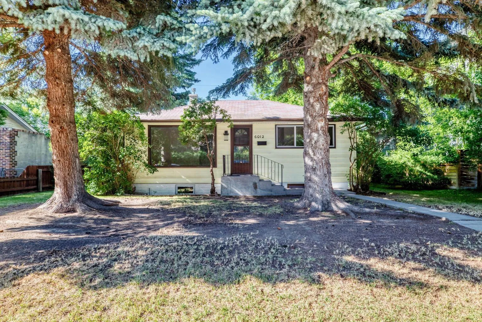6012 33 Nw Avenue, Calgary