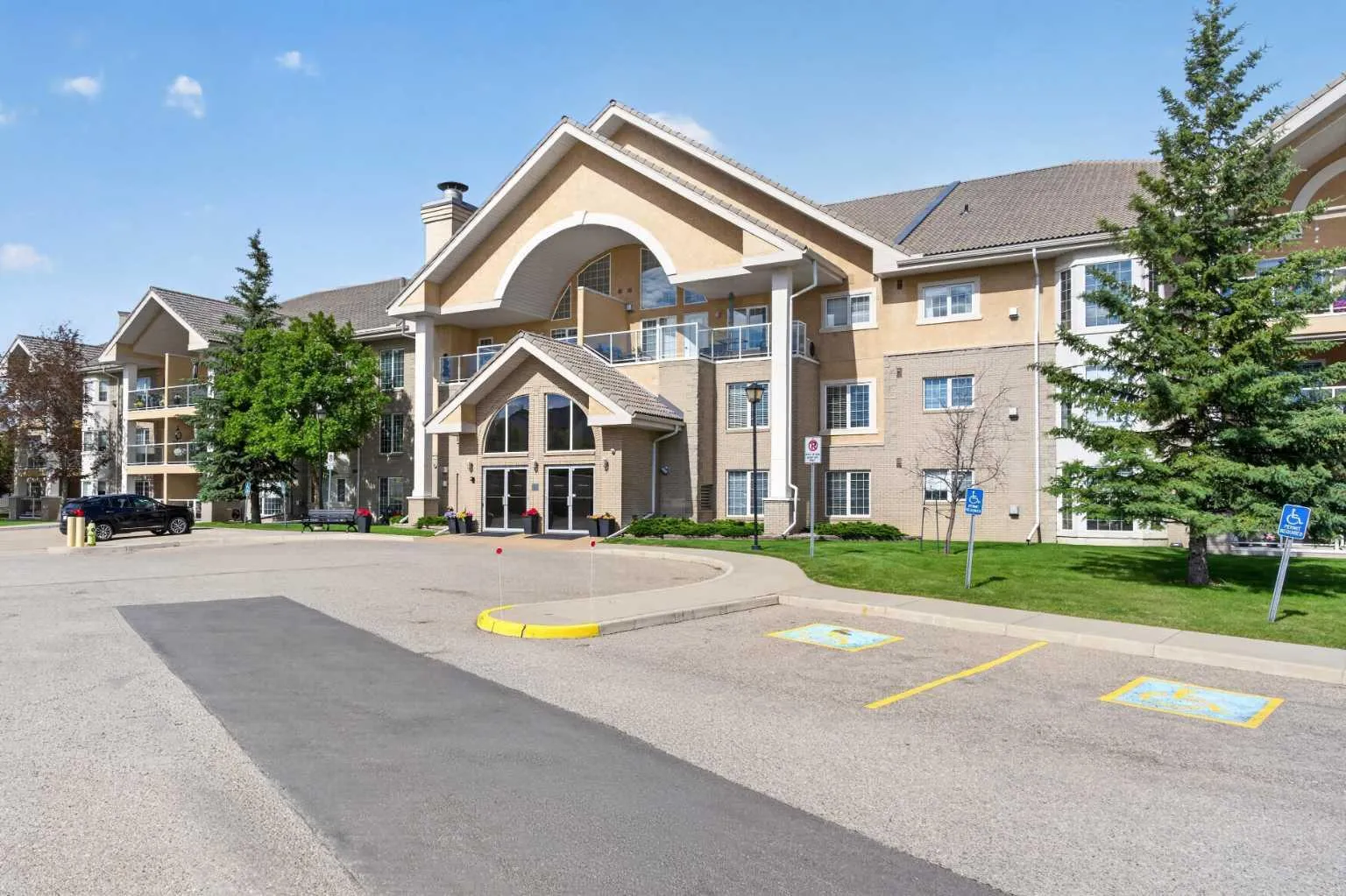 728 Country Hills Nw Road Unit 325, Calgary
