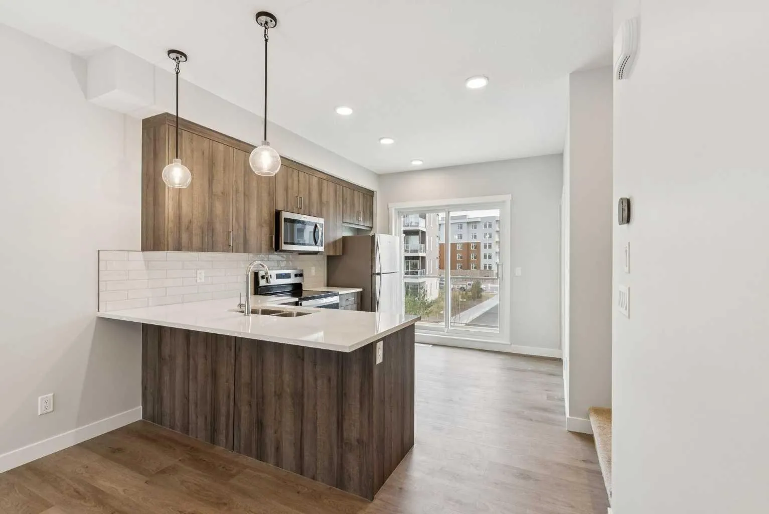 107 Shawnee Sw Square, Calgary