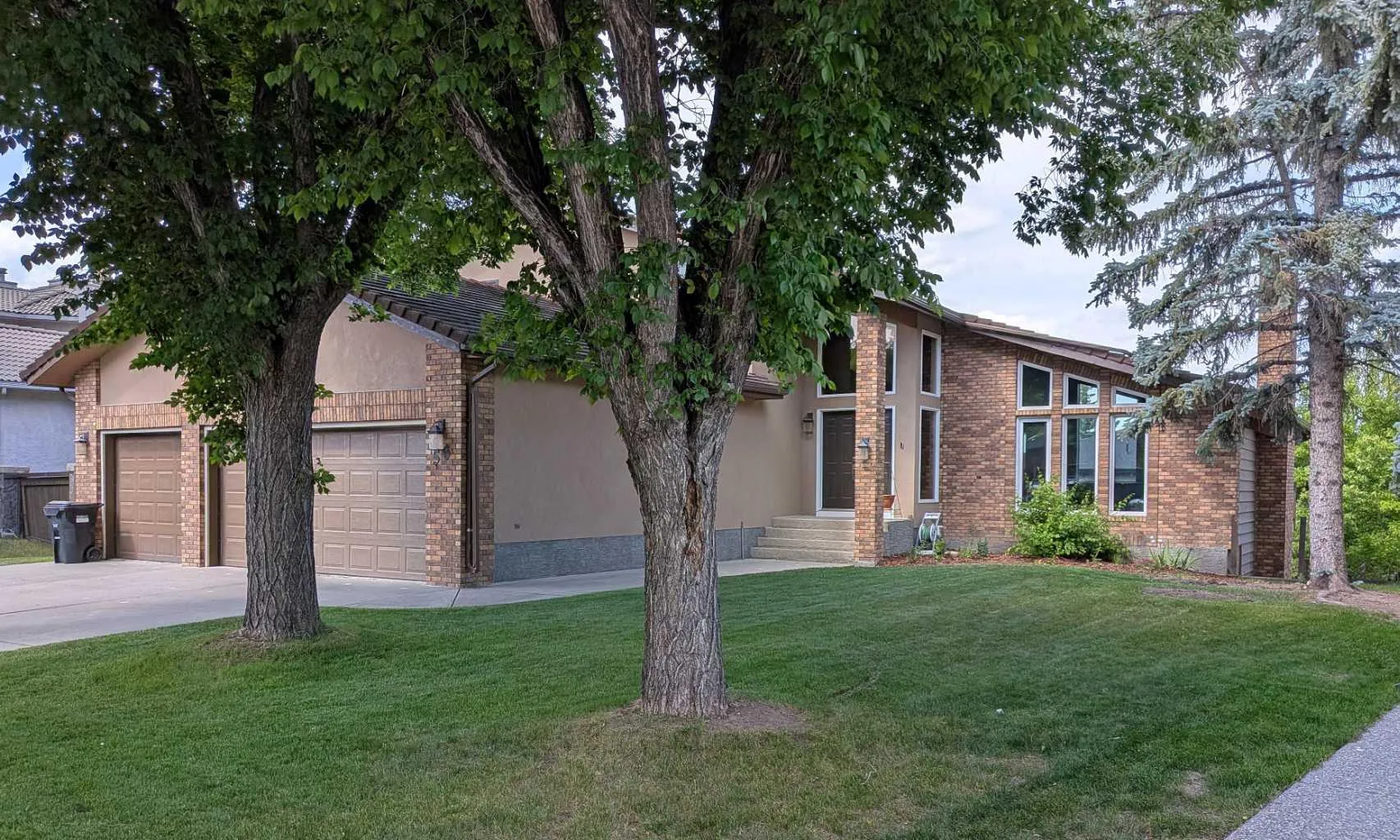 56 Patterson Sw Crescent, Calgary