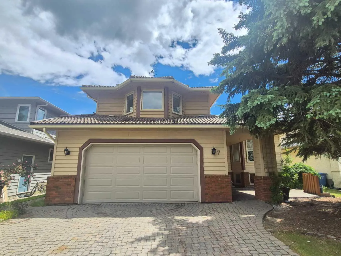 7 Suncastle Se Crescent, Calgary