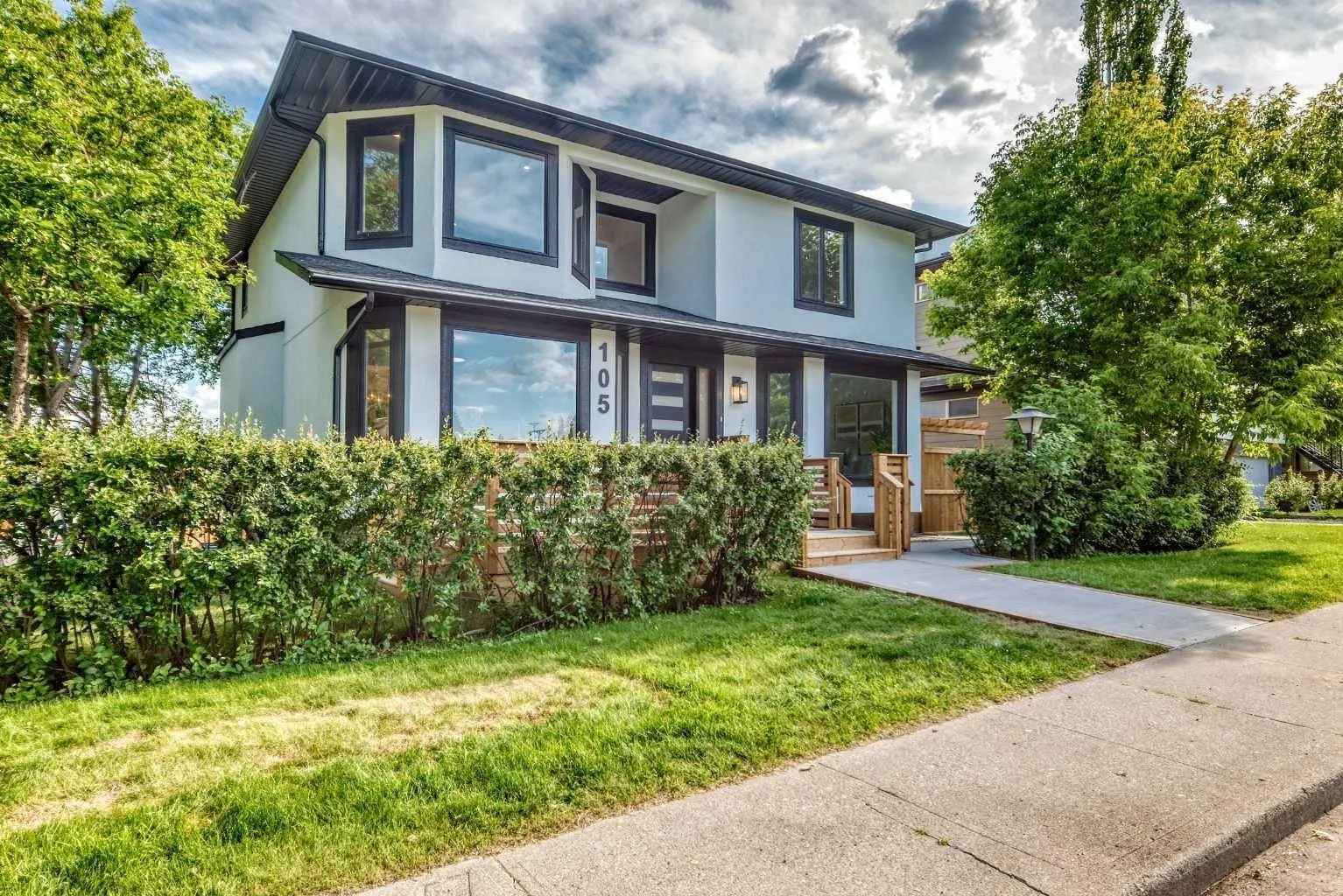 105 40 Sw Avenue, Calgary