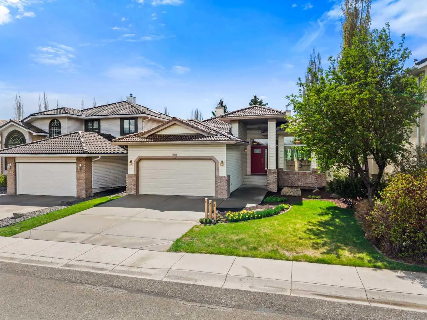 125 Woodpark Sw Close, Calgary