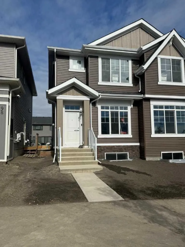 94 Aquila Drive, Calgary