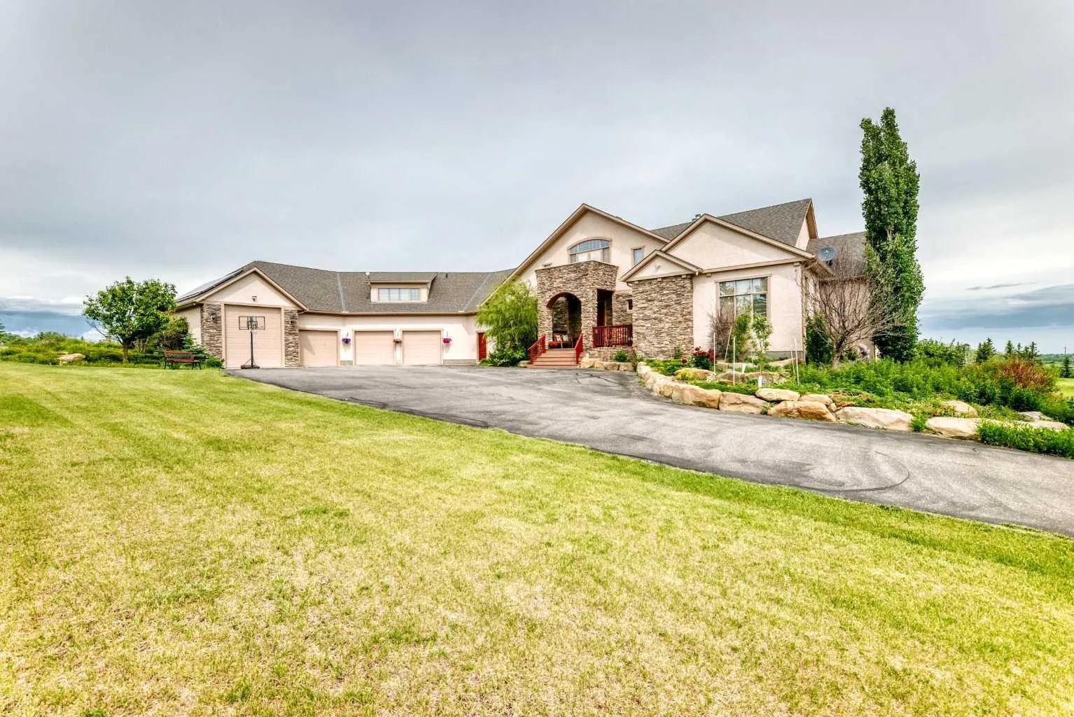 198029 Spruce Meadows Way, Foothills County