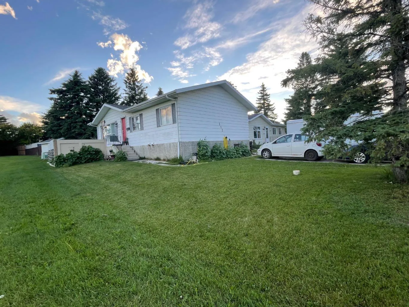 112 Huntstrom Ne Drive, Calgary