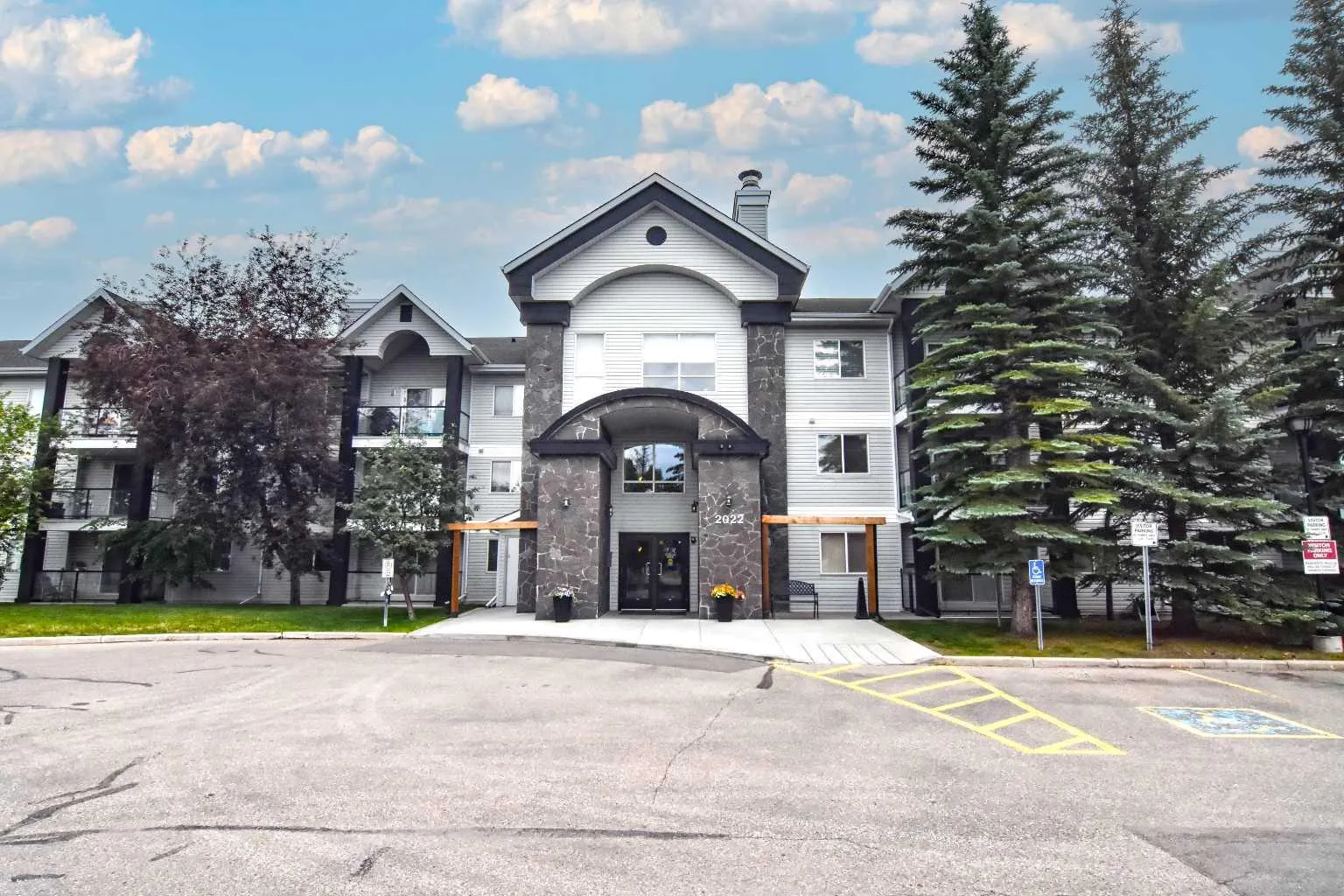 2022 Canyon Meadows Se Drive Unit 109, Calgary