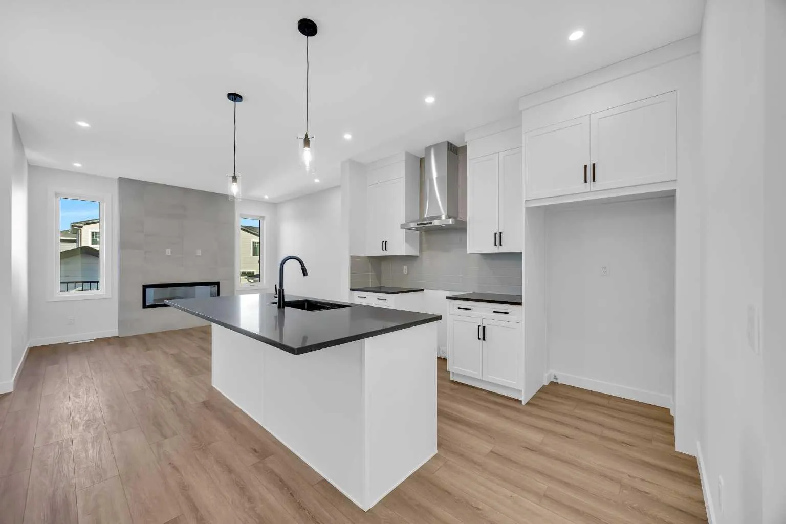14 Versant Sw Path, Calgary