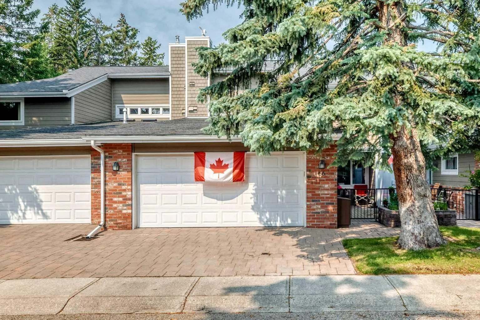 66 Woodmeadow Sw Close, Calgary