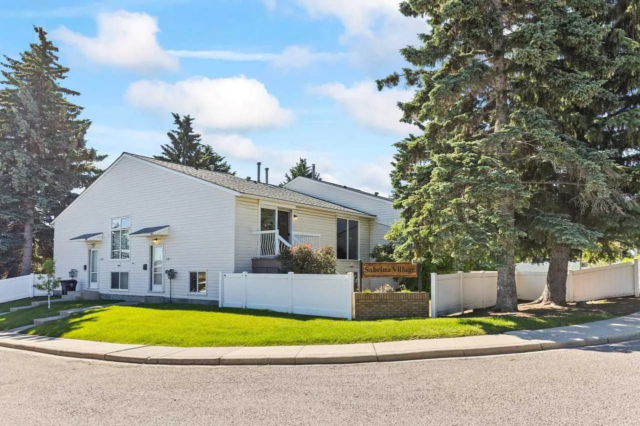 101 Sabrina Sw Way, Calgary