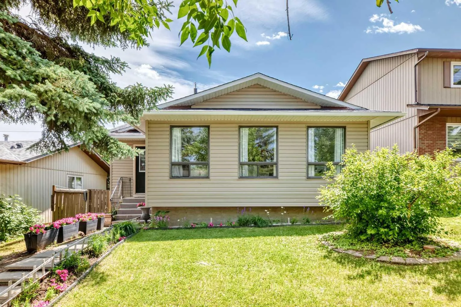 11 Bedford Ne Drive, Calgary