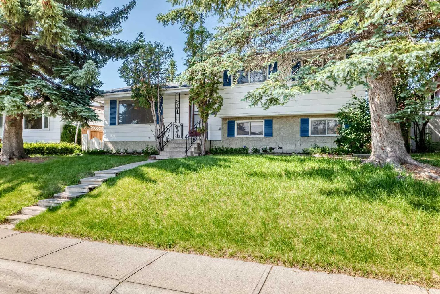 6839 Huntridge Ne Hill, Calgary
