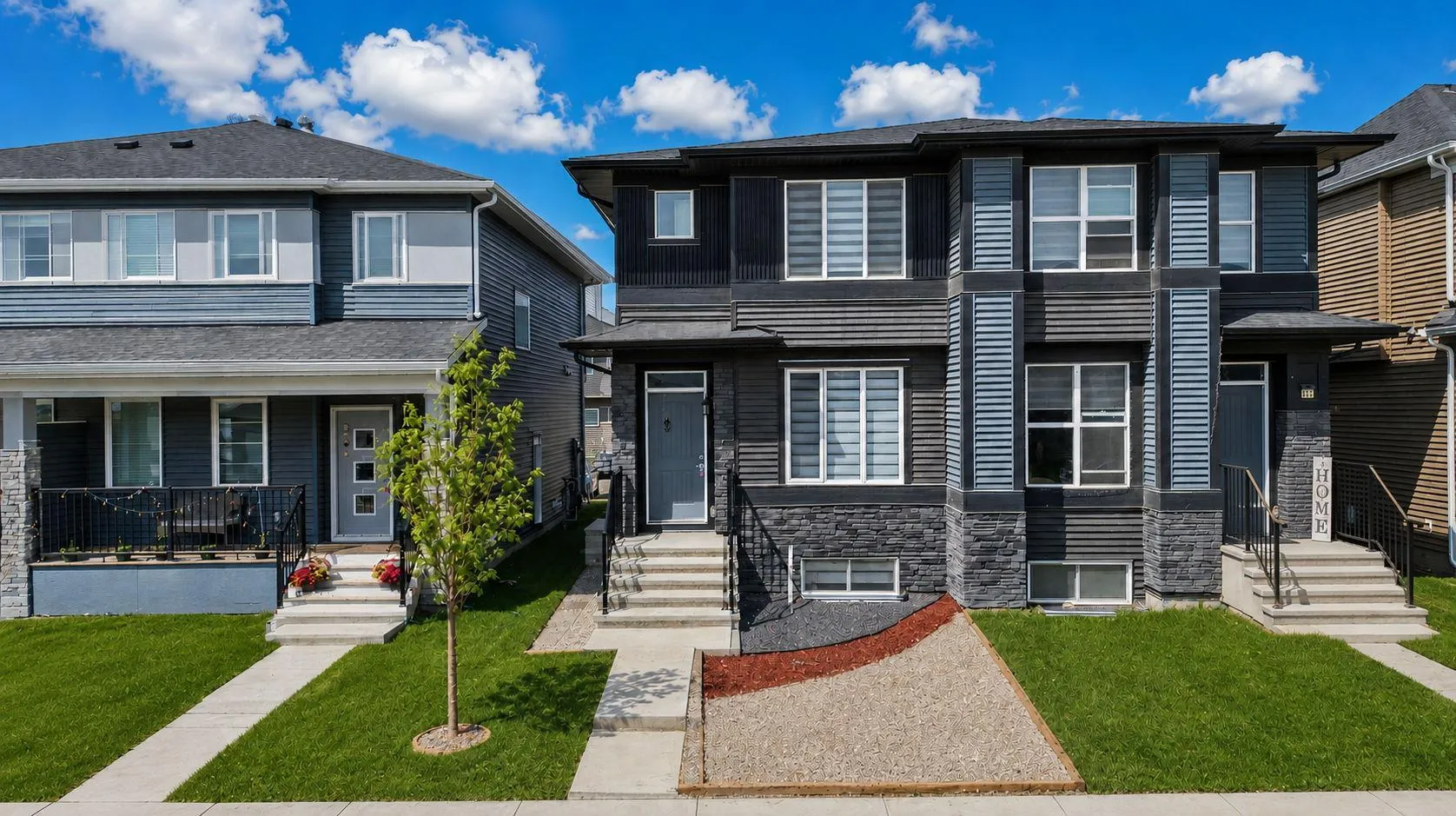 21 Corner Glen Ne Row, Calgary