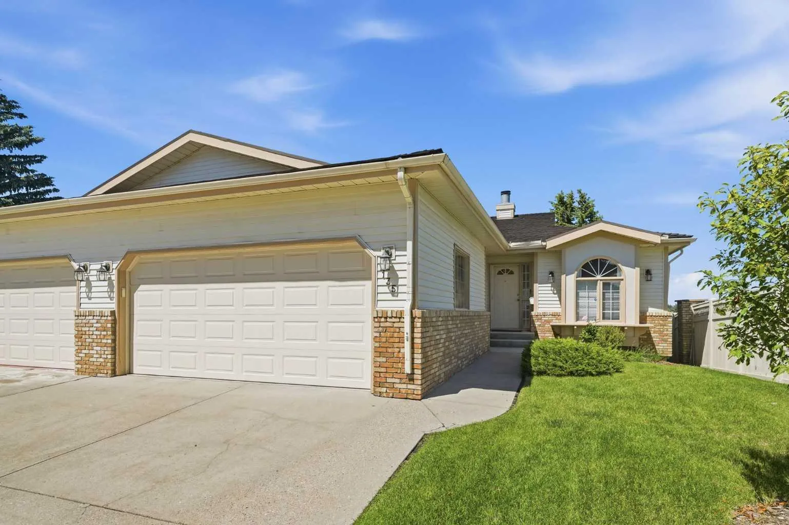 135 Shawnee Sw Rise, Calgary