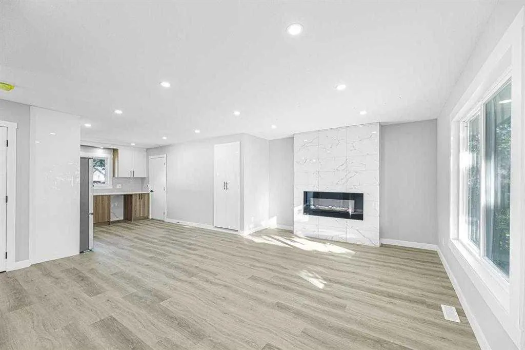 3239 Dovercliife Se Road, Calgary