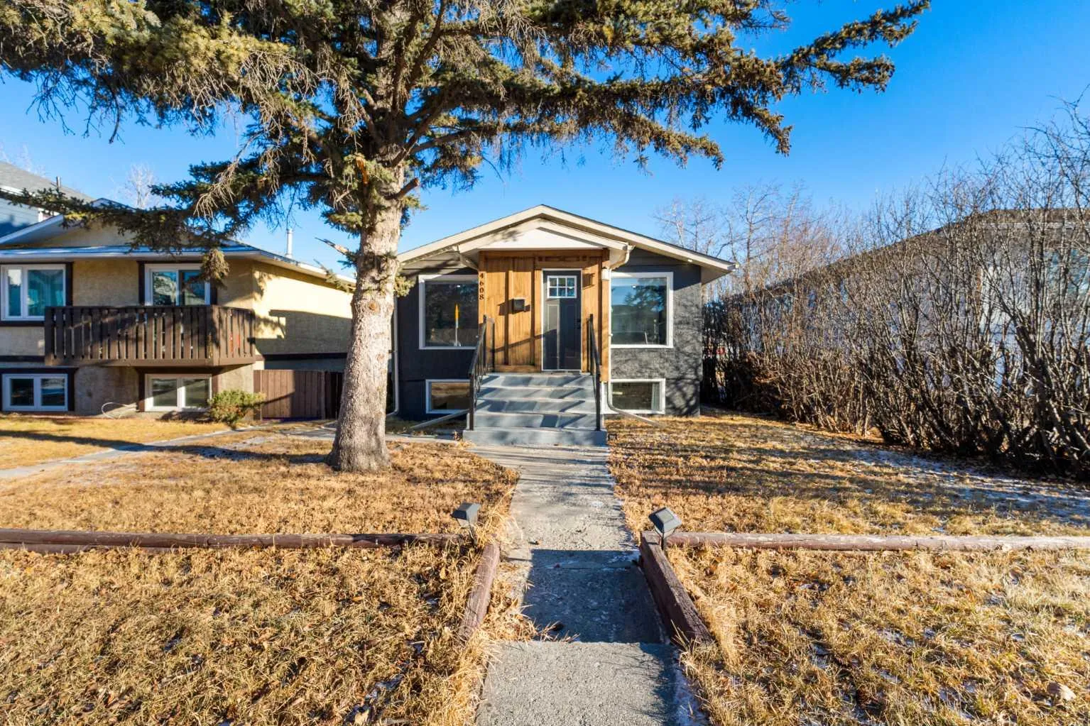 4608 70 Nw Street, Calgary